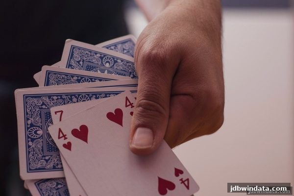 jdb电子超级大奖助你掌控龙虎游戏：实战技巧与秒提现攻略