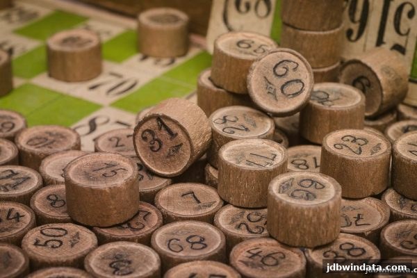 数字博弈新视角：jdb电子超级大奖与龙虎斗策略解析