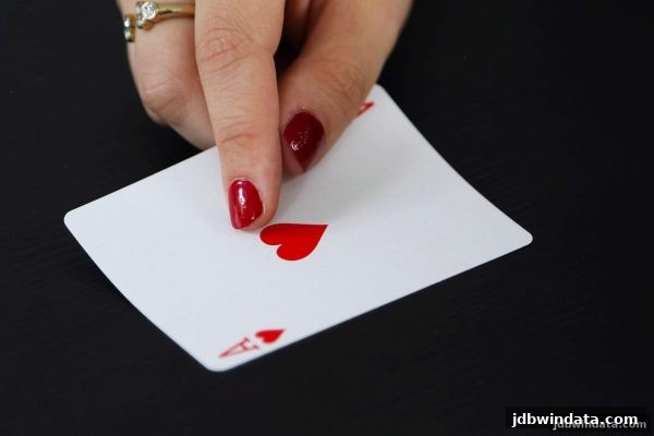 jdb电子超级大奖玩家必读：牛牛游戏银行卡充值高效策略与实战案例