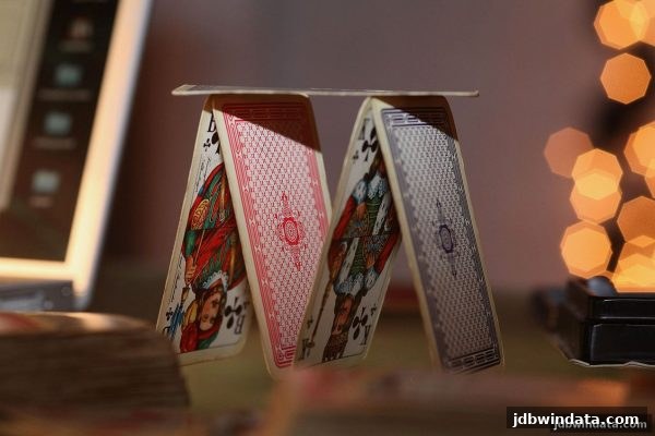 赢取jdb电子超级大奖：牛牛游戏组合下注策略与局面分析全攻略
